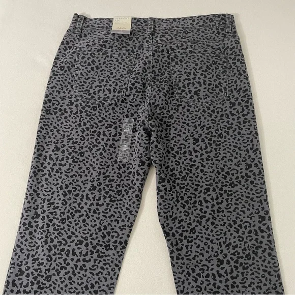 STYLE & CO Women’s Straight Leg Jeans - Picture 5 of 11